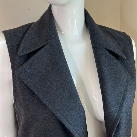 Trouvé Black long to short zipper vest, Size L - Picture 5 of 9